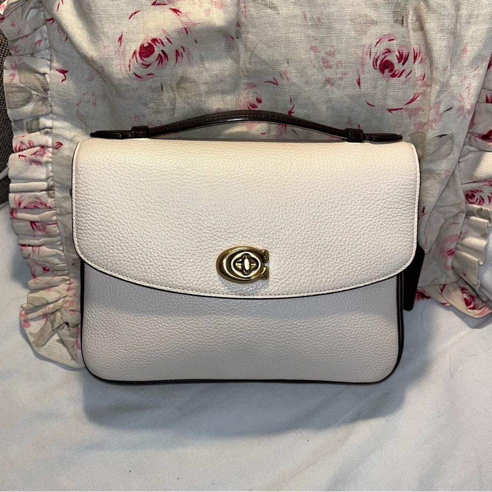 EUC Coach Cassie Colorblock Chalk/Oxblood Handbag